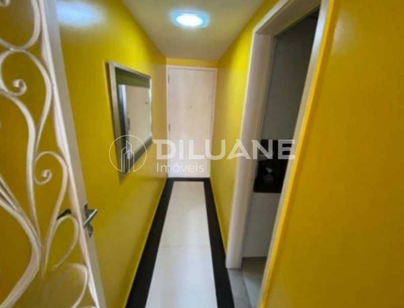 Apartamento à venda com 2 quartos, 77m² - Foto 27