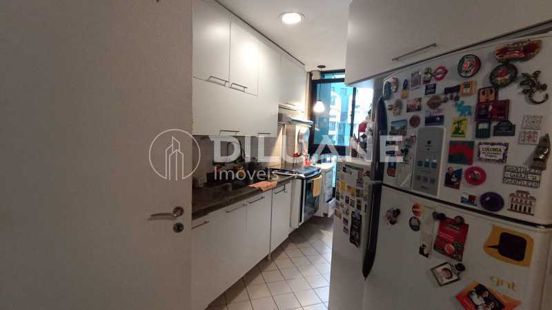 Apartamento à venda com 2 quartos, 103m² - Foto 11