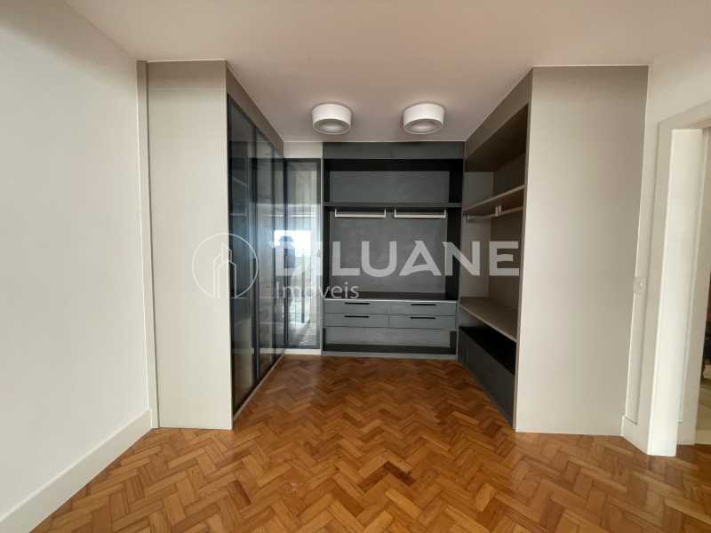 Apartamento à venda com 3 quartos, 300m² - Foto 24