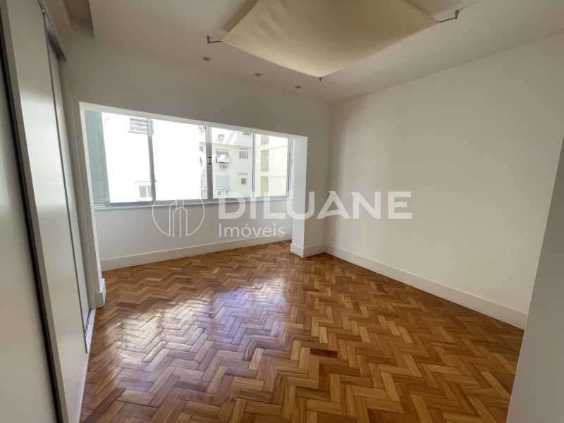 Apartamento à venda com 3 quartos, 300m² - Foto 25