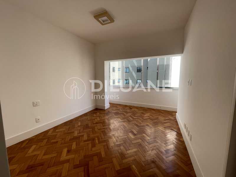 Apartamento à venda com 3 quartos, 300m² - Foto 32