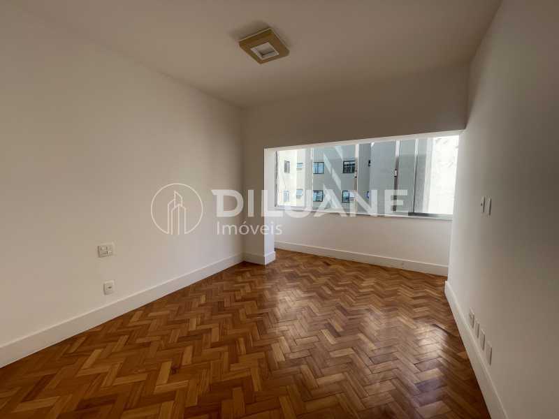 Apartamento à venda com 3 quartos, 300m² - Foto 36