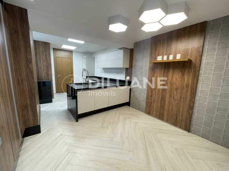 Apartamento à venda com 3 quartos, 300m² - Foto 17