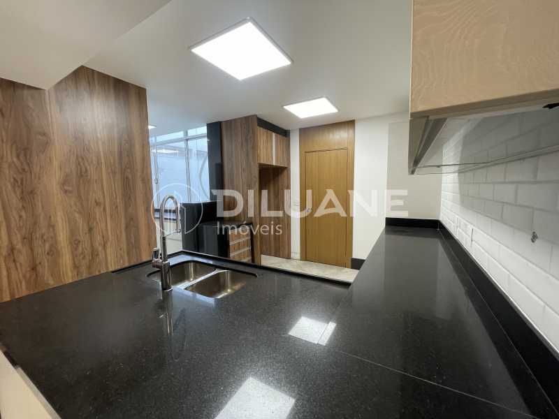 Apartamento à venda com 3 quartos, 300m² - Foto 14