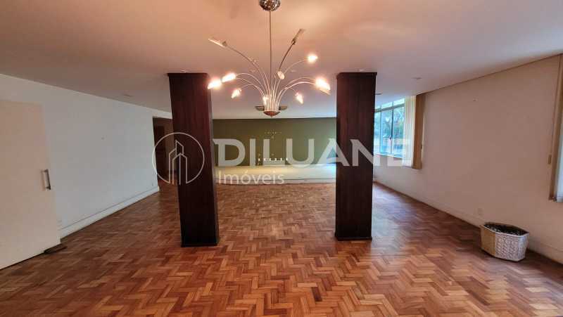 Apartamento à venda com 4 quartos, 280m² - Foto 5