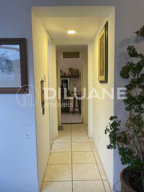 Apartamento à venda com 2 quartos, 62m² - Foto 16