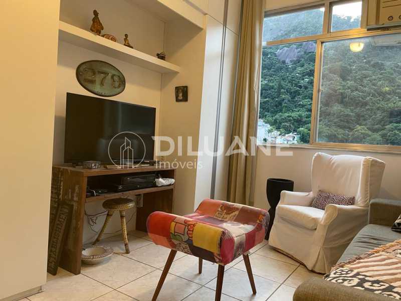 Apartamento à venda com 2 quartos, 62m² - Foto 14