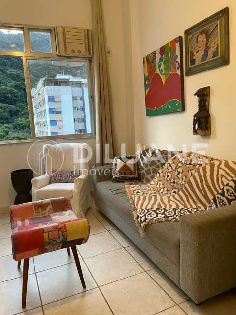 Apartamento à venda com 2 quartos, 62m² - Foto 12