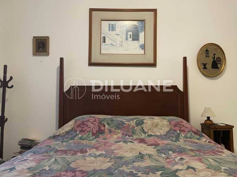 Apartamento à venda com 2 quartos, 62m² - Foto 19