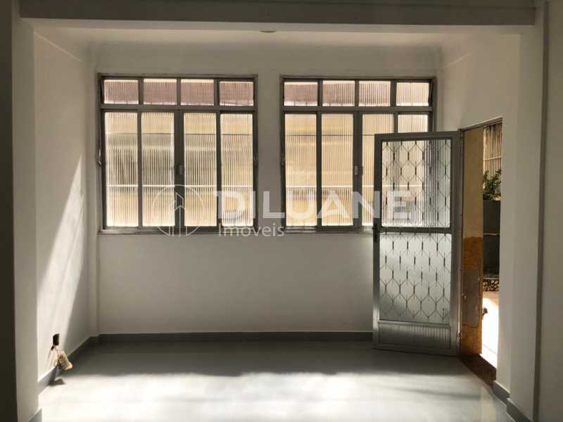 Apartamento à venda com 2 quartos, 100m² - Foto 1