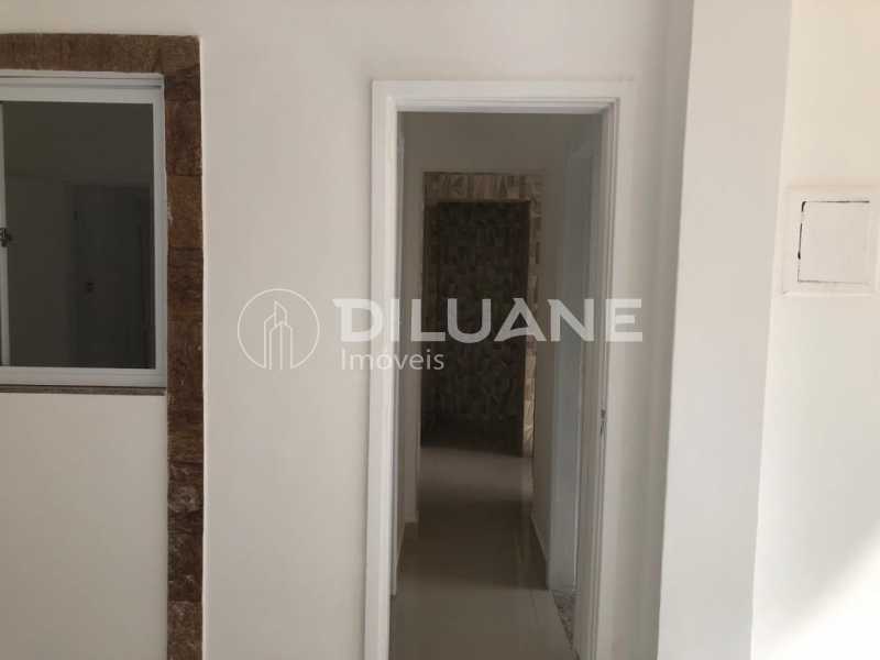 Apartamento à venda com 2 quartos, 100m² - Foto 4