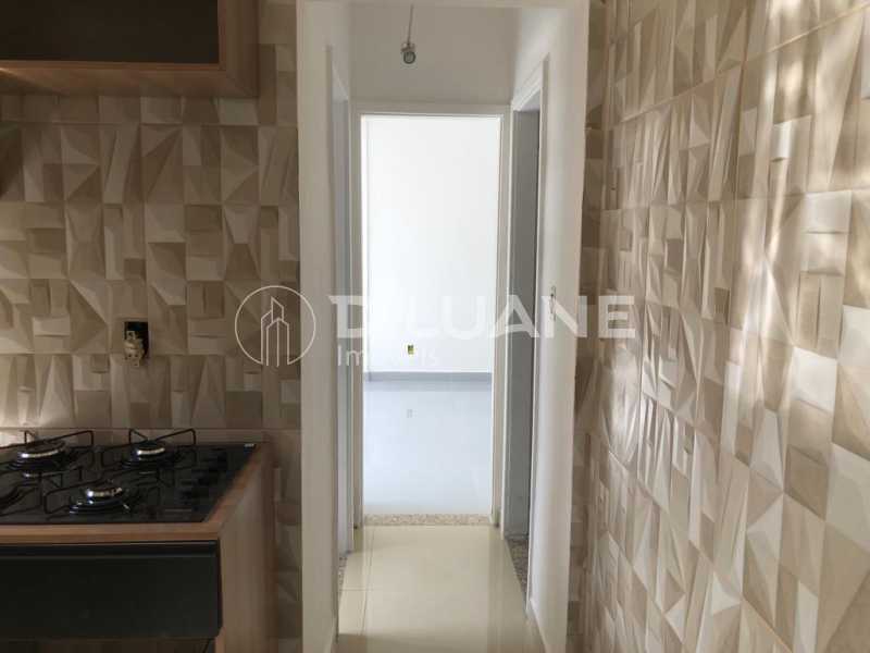 Apartamento à venda com 2 quartos, 100m² - Foto 9