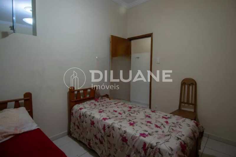 Apartamento à venda com 2 quartos, 60m² - Foto 11