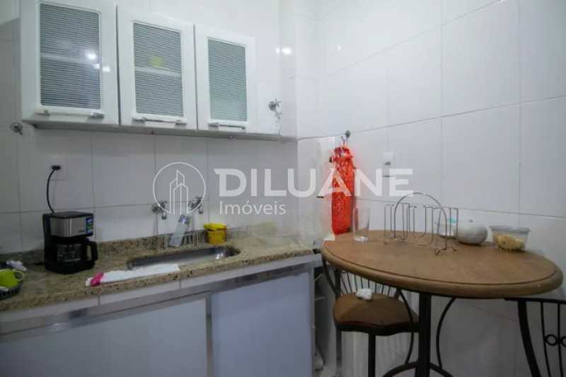 Apartamento à venda com 2 quartos, 60m² - Foto 16