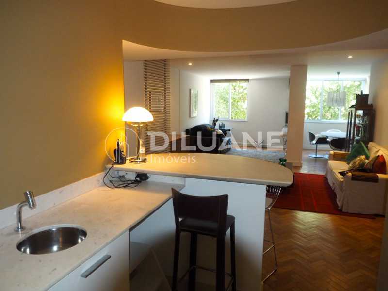 Apartamento à venda com 2 quartos, 143m² - Foto 26