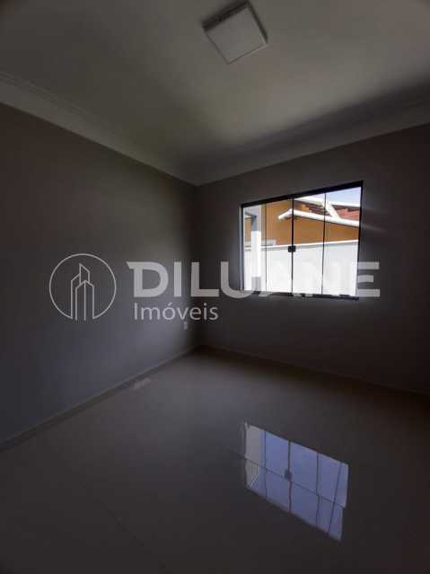 Casa à venda com 3 quartos, 102m² - Foto 11