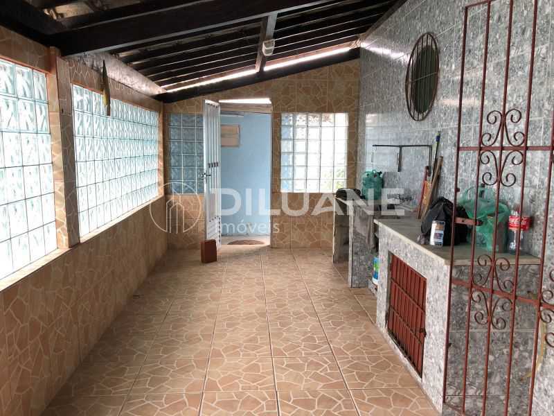 Casa à venda com 5 quartos, 140m² - Foto 2