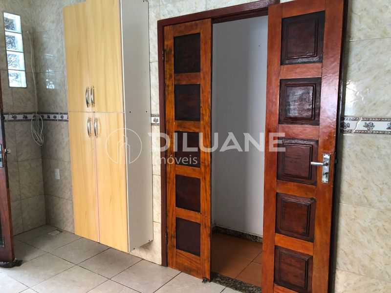 Casa à venda com 5 quartos, 140m² - Foto 3