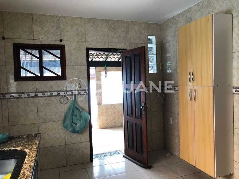 Casa à venda com 5 quartos, 140m² - Foto 4