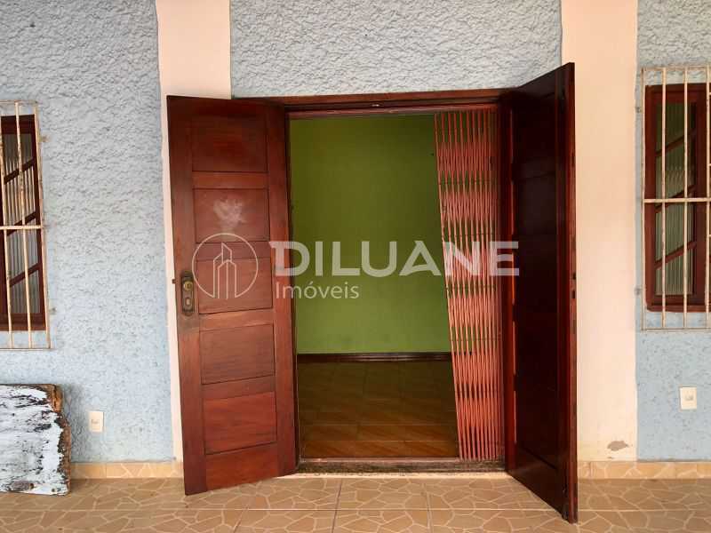 Casa à venda com 5 quartos, 140m² - Foto 12