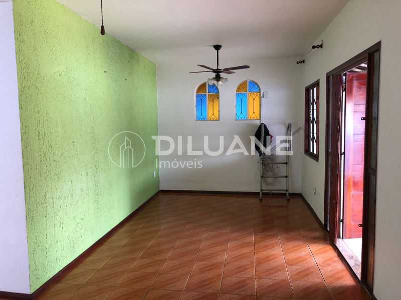 Casa à venda com 5 quartos, 140m² - Foto 33