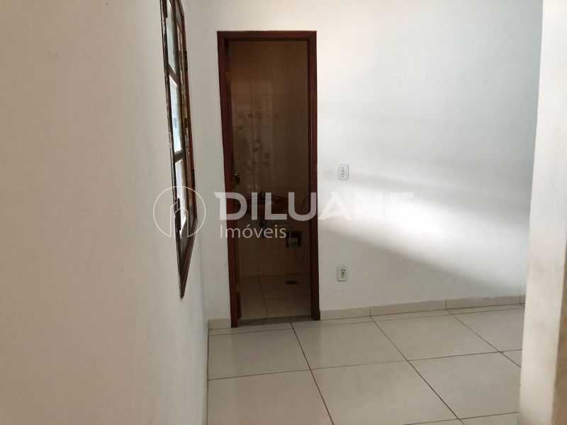 Casa à venda com 5 quartos, 140m² - Foto 37