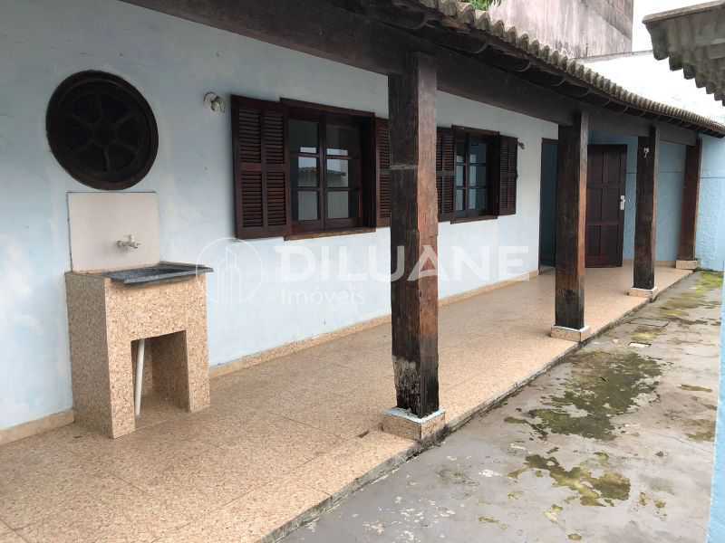 Casa à venda com 5 quartos, 140m² - Foto 44