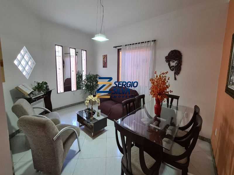 Casa à venda com 3 quartos, 300 - Foto 3