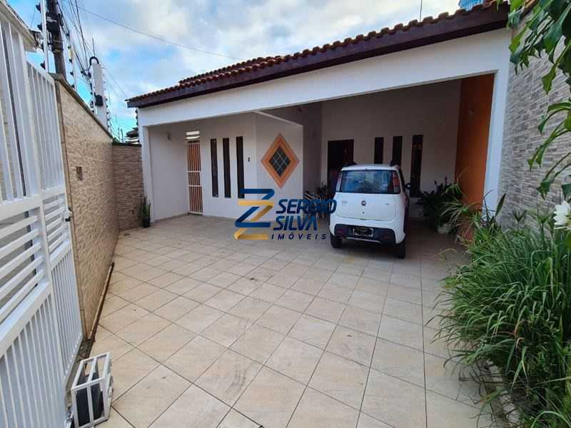 Casa à venda com 3 quartos, 300 - Foto 1