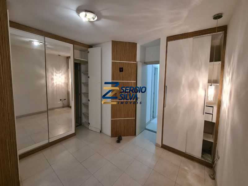 Casa à venda com 3 quartos, 225 - Foto 11