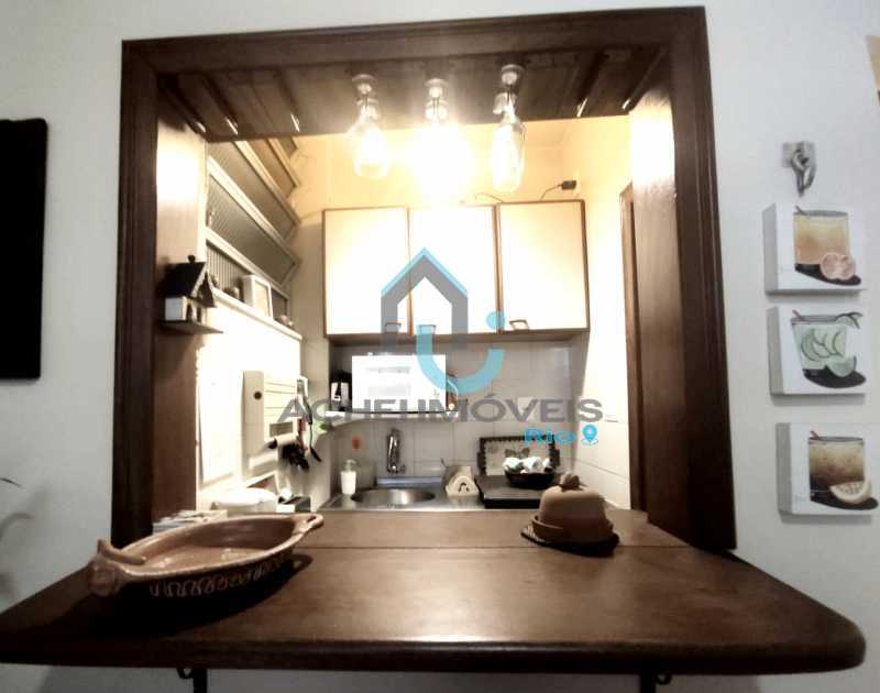 Apartamento à venda com 1 quarto, 32m² - Foto 11