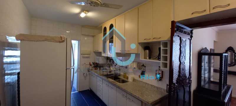 Apartamento à venda com 3 quartos, 100m² - Foto 10