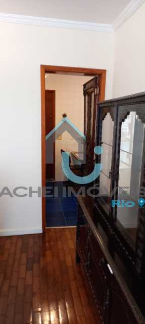 Apartamento à venda com 3 quartos, 100m² - Foto 2