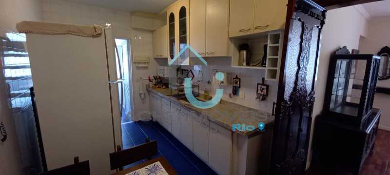 Apartamento à venda com 3 quartos, 100m² - Foto 12