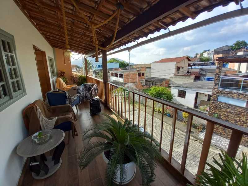 Casa à venda com 4 quartos, 166m² - Foto 2