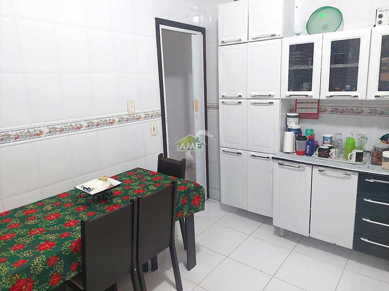 Casa à venda com 3 quartos, 70m² - Foto 11