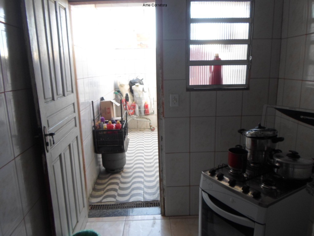 Casa à venda com 3 quartos, 1m² - Foto 11