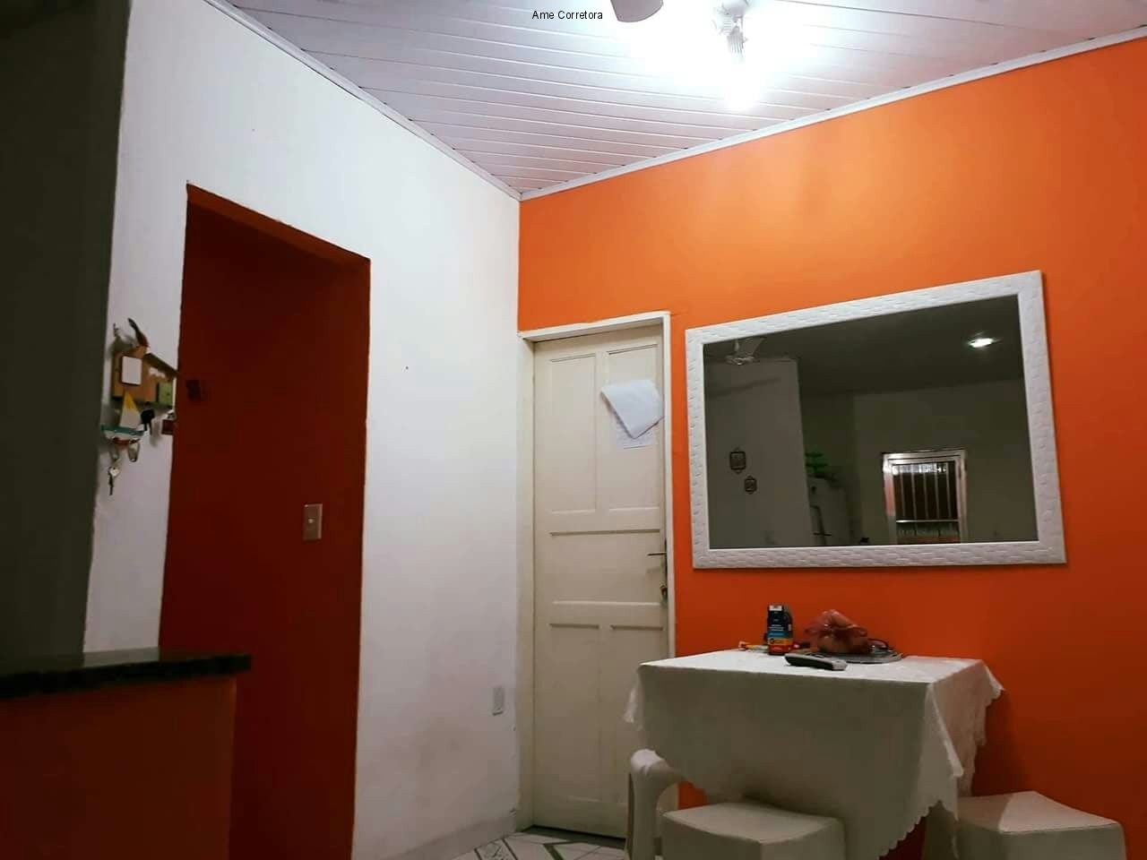 Casa à venda com 2 quartos, 1m² - Foto 3