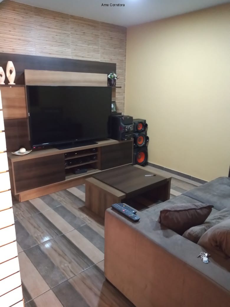 Casa à venda com 2 quartos, 75m² - Foto 3