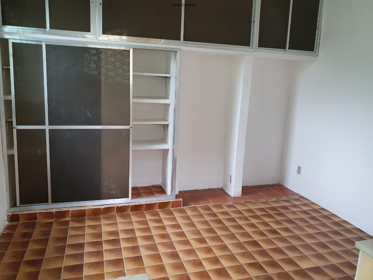 Casa à venda com 2 quartos, 243m² - Foto 9