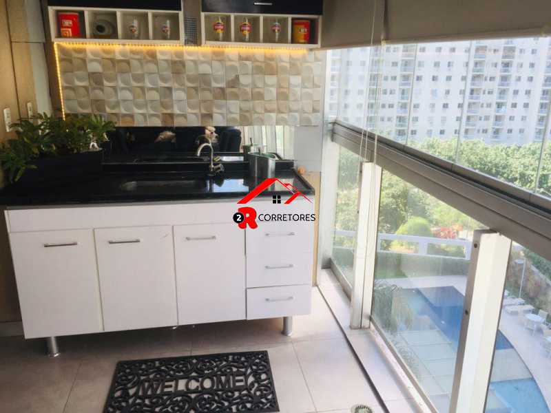 Apartamento à venda com 2 quartos, 72m² - Foto 3