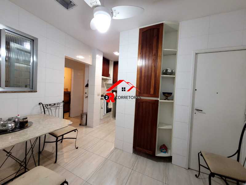 Apartamento à venda com 4 quartos, 140m² - Foto 9