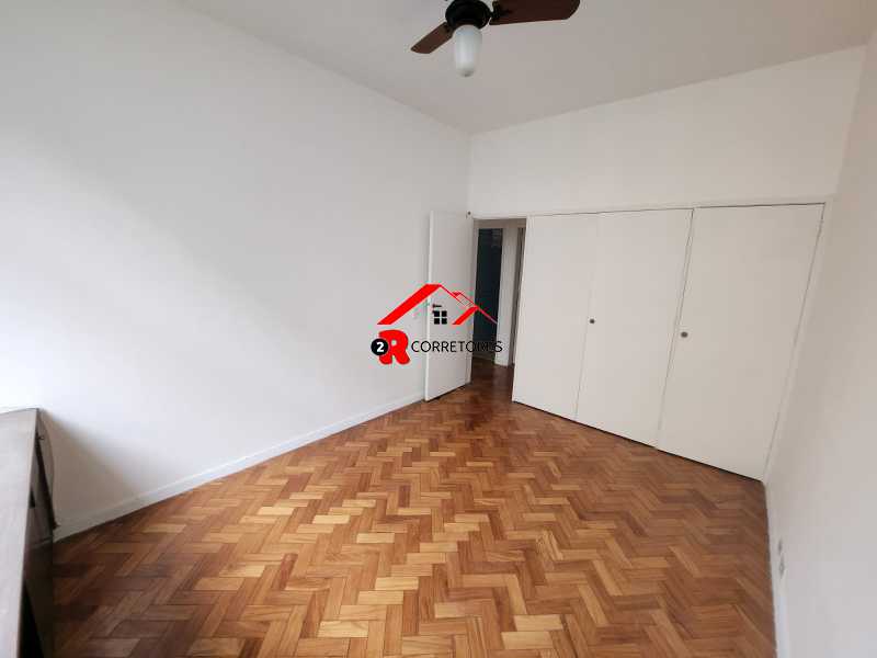 Apartamento à venda com 3 quartos, 128m² - Foto 3