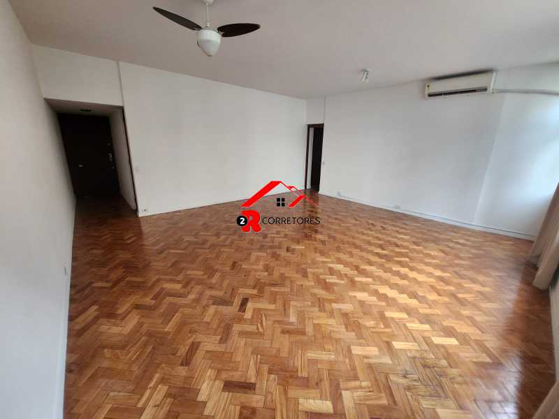 Apartamento à venda com 3 quartos, 128m² - Foto 4