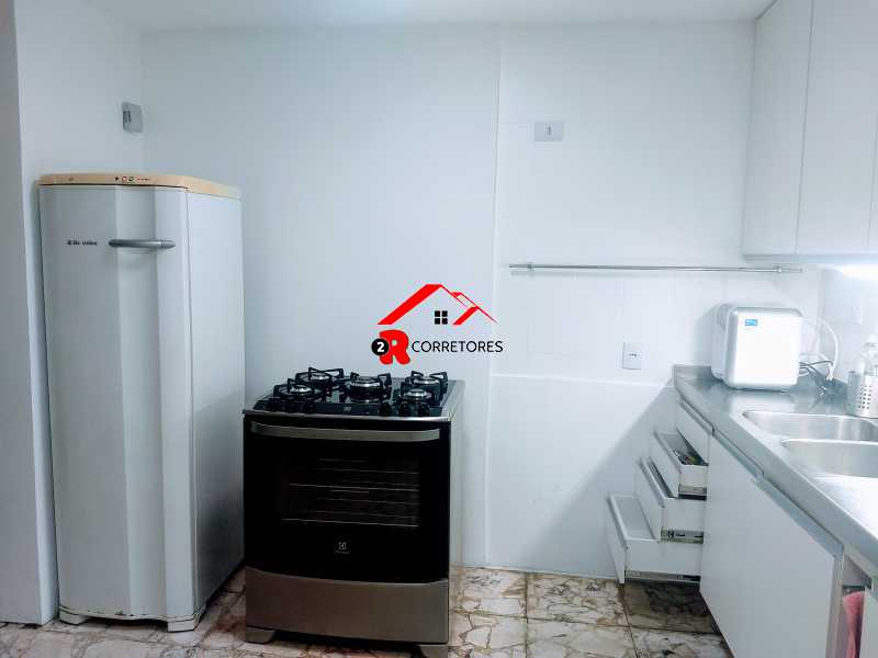 Apartamento à venda com 3 quartos, 160m² - Foto 10