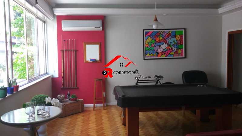 Apartamento à venda com 3 quartos, 160m² - Foto 3