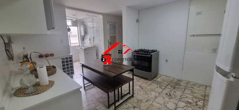 Apartamento à venda com 3 quartos, 160m² - Foto 20