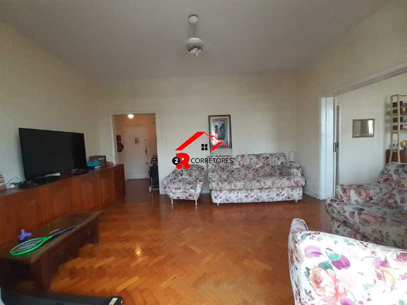 Apartamento à venda com 3 quartos, 136m² - Foto 3