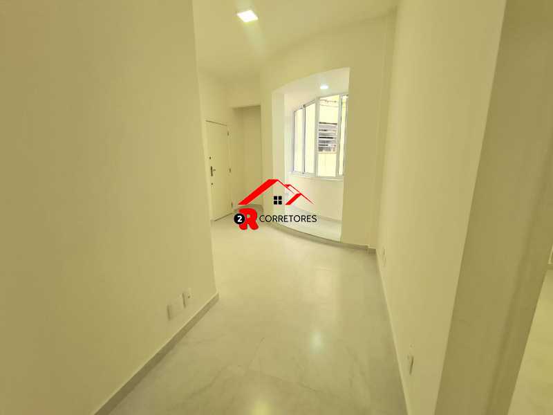 Apartamento à venda com 1 quarto, 40m² - Foto 8