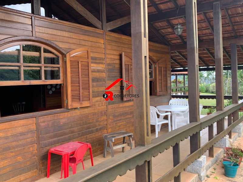 Casa de Condomínio à venda com 4 quartos, 261m² - Foto 2